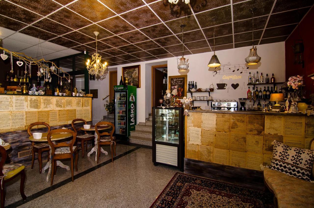 Trubarjev Art Boutique Hotel ラーシュコ エクステリア 写真